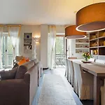 Stylish And Bright Apartment In The Center Of Milan