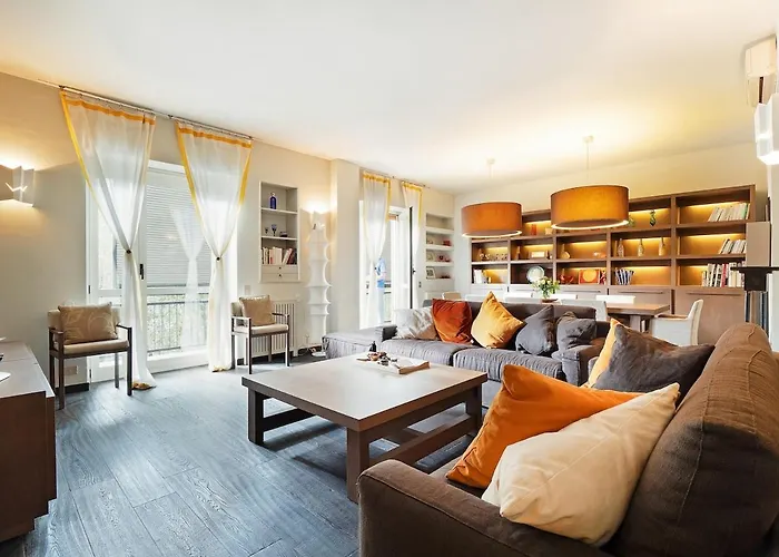 Stylish And Bright Apartment In The Center Of Milan
