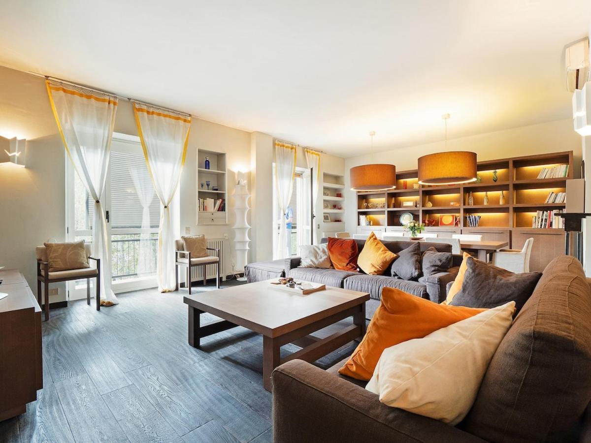Stylish And Bright In The Center Of Apartment *